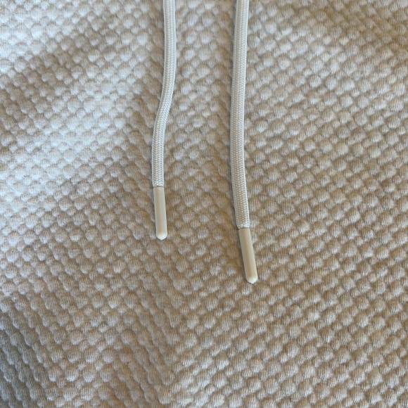 Old Navy cream waffle sweatshirt. Size M. Worn once but didn’t work on me. - Picture 5 of 6